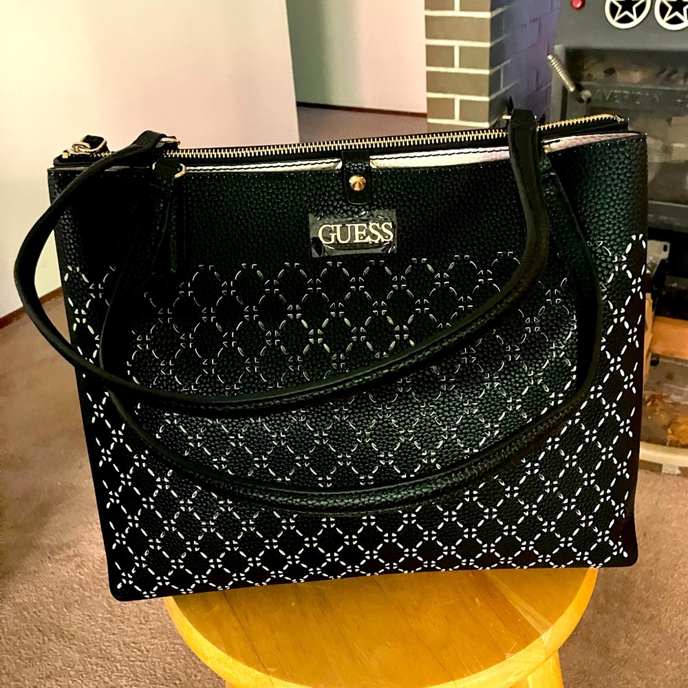 NWT Guess Amara shoulder bag